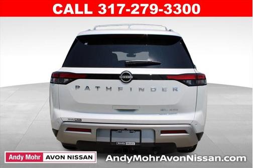 2025 Nissan Pathfinder SL