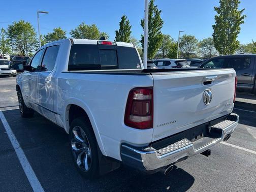 Ivory White Tri-Coat Pearlcoat 2019 RAM 1500 Limited