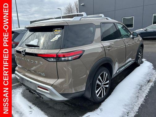 2023 Nissan Pathfinder Platinum