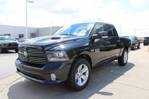 Brilliant Black Crystal Pearlcoat 2016 RAM 1500 Sport