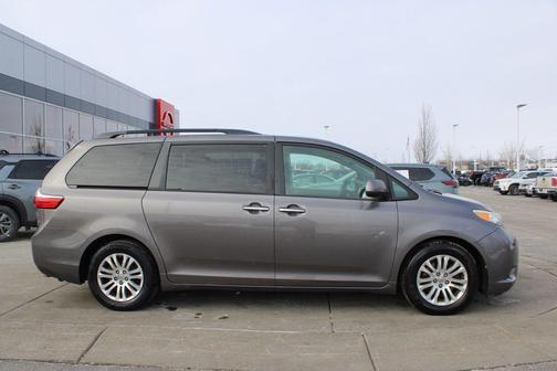2015 Toyota Sienna XLE Premium