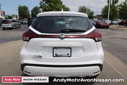 2025 Nissan Kicks S