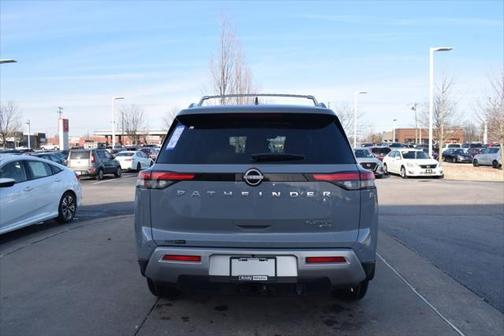 2025 Nissan Pathfinder Platinum