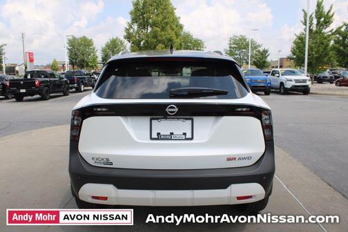 2025 Nissan Kicks SR
