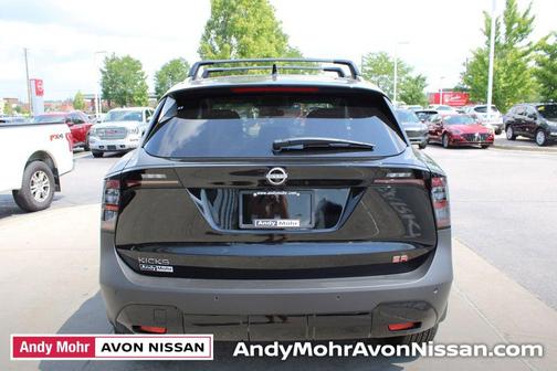 2025 Nissan Kicks SR