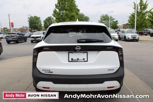 2025 Nissan Kicks SV