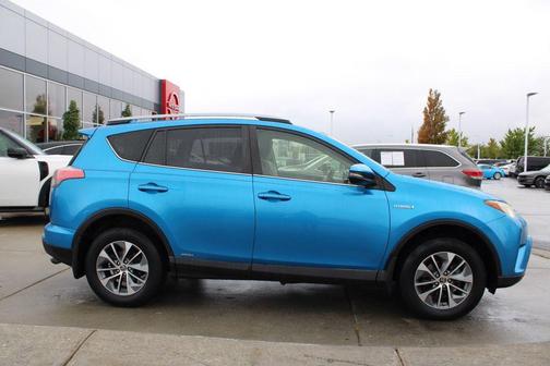 2017 Toyota RAV4 Hybrid XLE