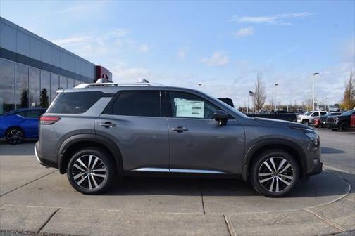 2025 Nissan Pathfinder Platinum