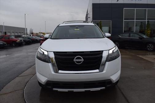2025 Nissan Pathfinder Platinum