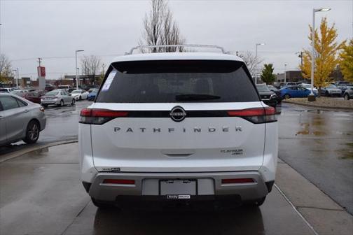 2025 Nissan Pathfinder Platinum