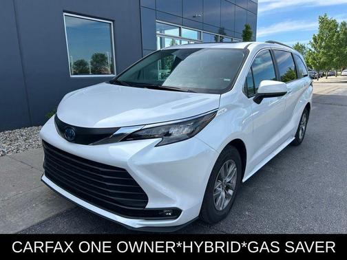Wind Chill Pearl 2025 Toyota Sienna XLE