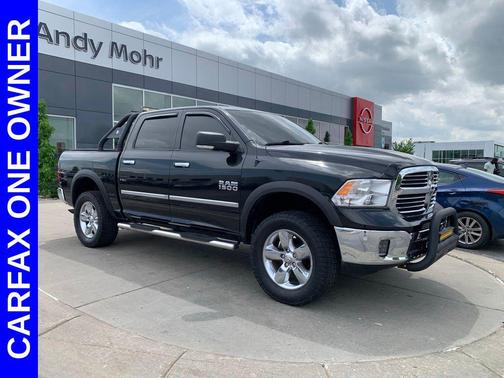Brilliant Black Crystal Pearlcoat 2017 RAM 1500 Big Horn