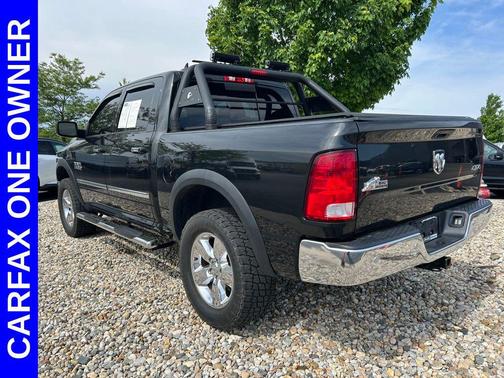 Brilliant Black Crystal Pearlcoat 2017 RAM 1500 Big Horn
