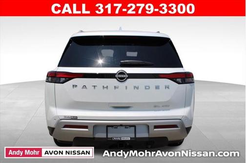 2025 Nissan Pathfinder SL