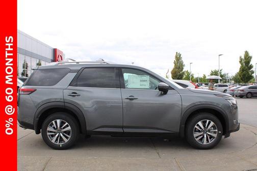 2025 Nissan Pathfinder SL