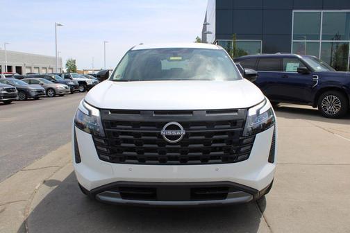White Pearl 2026 Nissan Pathfinder SL