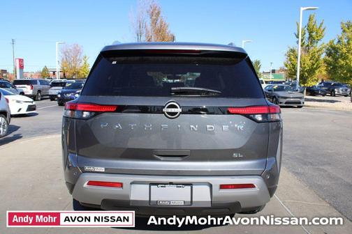 2025 Nissan Pathfinder SL