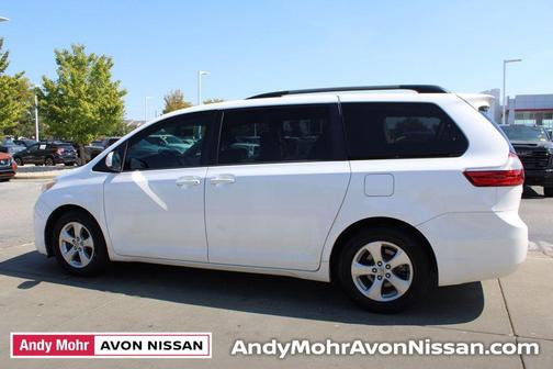 2017 Toyota Sienna LE
