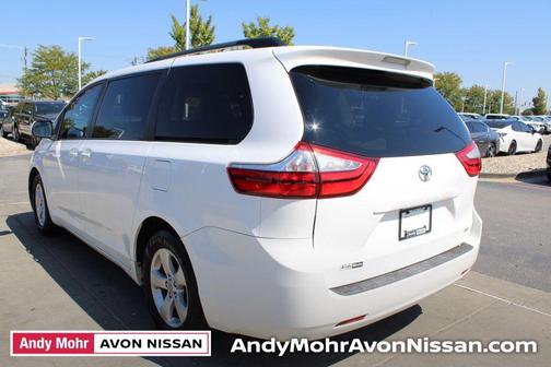 2017 Toyota Sienna LE
