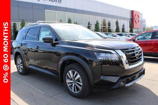 2025 Nissan Pathfinder SL