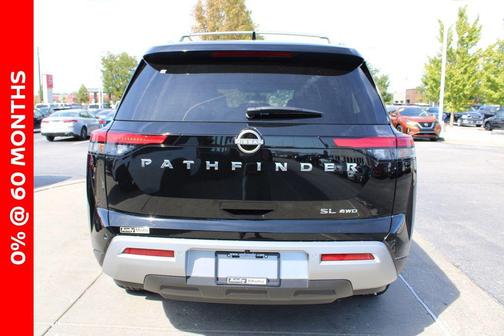2025 Nissan Pathfinder SL