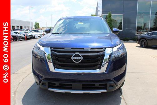 2025 Nissan Pathfinder SL