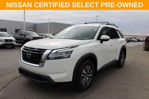 2022 Nissan Pathfinder SV