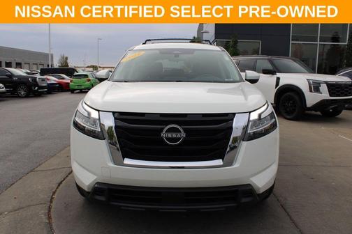 2022 Nissan Pathfinder SV