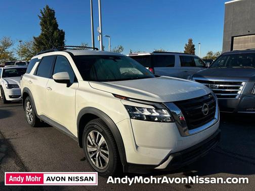 2022 Nissan Pathfinder SV