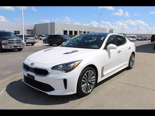 Snow White Pearl 2018 Kia Stinger Premium