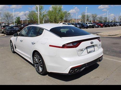 Snow White Pearl 2018 Kia Stinger Premium