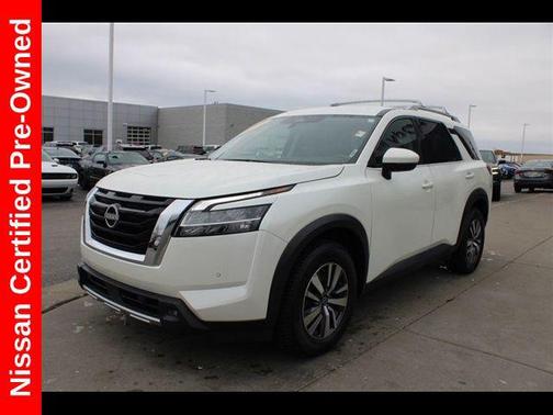 Pearl White Tricoat 2023 Nissan Pathfinder SL