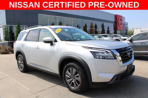 2024 Nissan Pathfinder SV