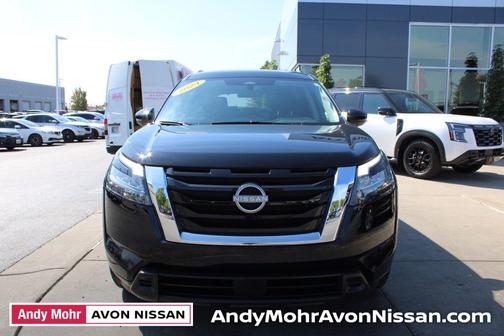 2024 Nissan Pathfinder SV
