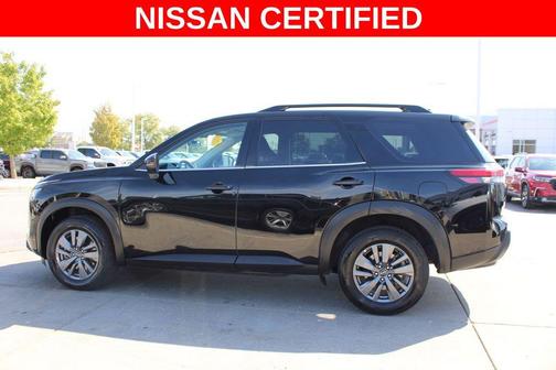 2024 Nissan Pathfinder SV