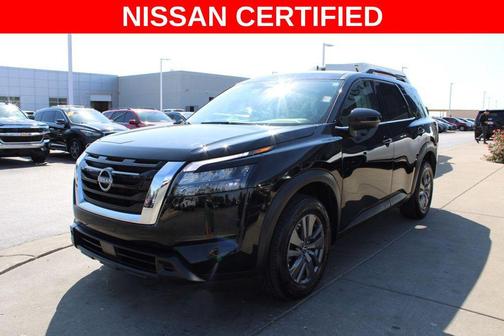 2024 Nissan Pathfinder SV