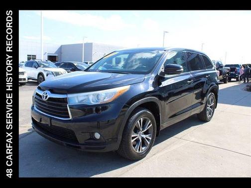 Midnight Black Metallic 2016 Toyota Highlander XLE
