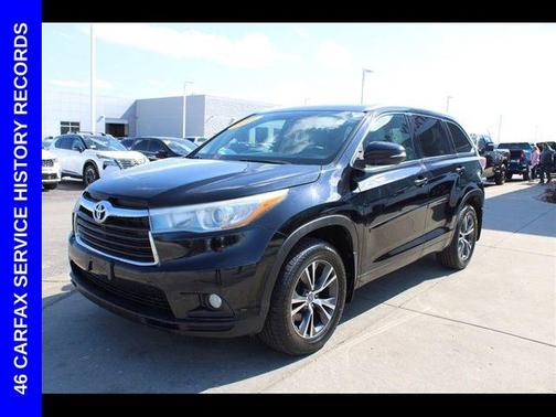 Midnight Black Metallic 2016 Toyota Highlander XLE