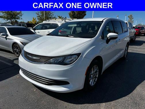 2020 Chrysler Voyager LX