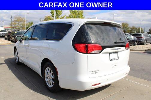 2020 Chrysler Voyager LX