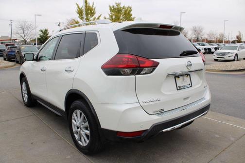 2020 Nissan Rogue SV