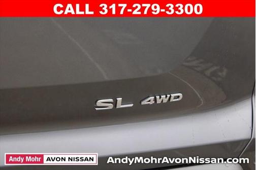 2025 Nissan Pathfinder SL