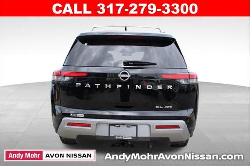 2025 Nissan Pathfinder SL