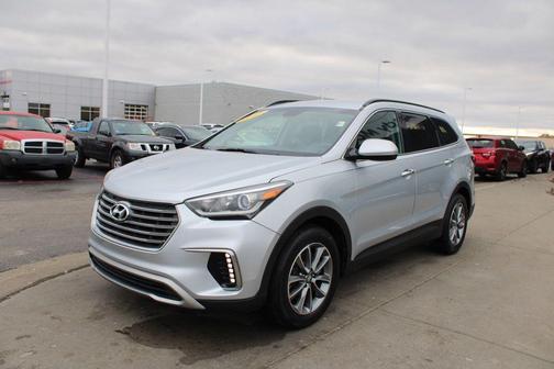 2017 Hyundai SANTA FE SE