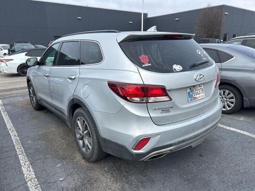 2017 Hyundai SANTA FE SE