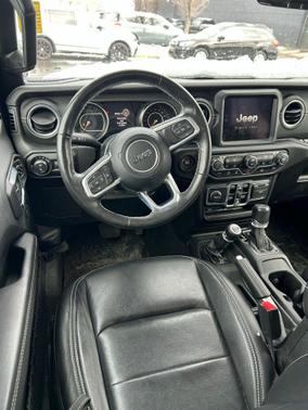 2022 Jeep Gladiator Overland