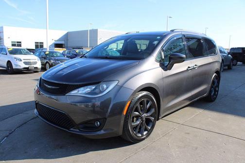 2018 Chrysler Pacifica Touring-L