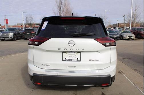 2025 Nissan Rogue SL