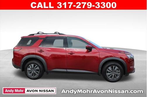 2024 Nissan Pathfinder SV