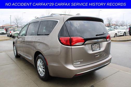 2018 Chrysler Pacifica Touring-L Plus